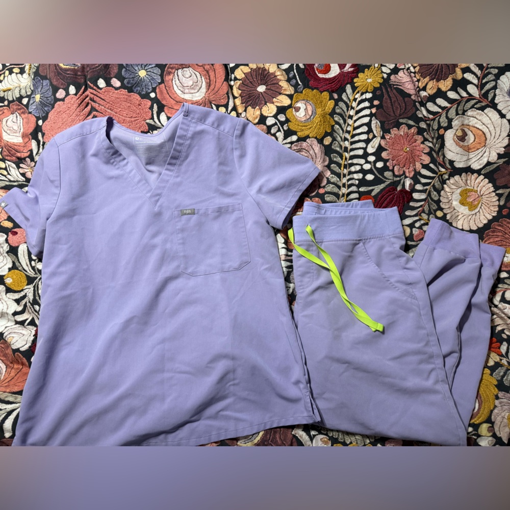 Lavender Scrub Set with Neon Green Tie